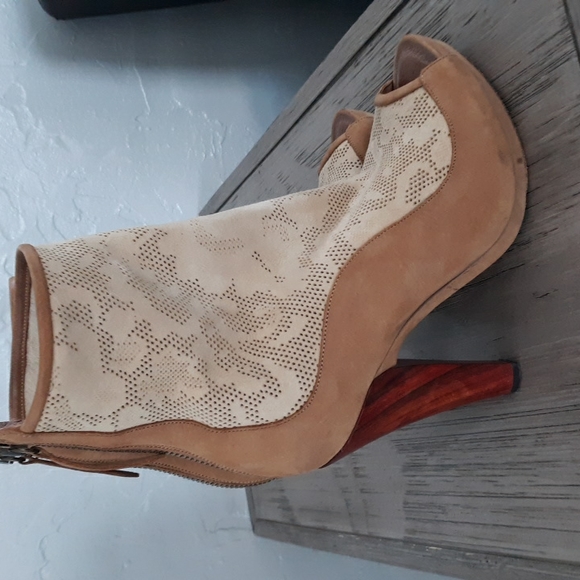 Ugg Collection Heels Women - Picture 6 of 13